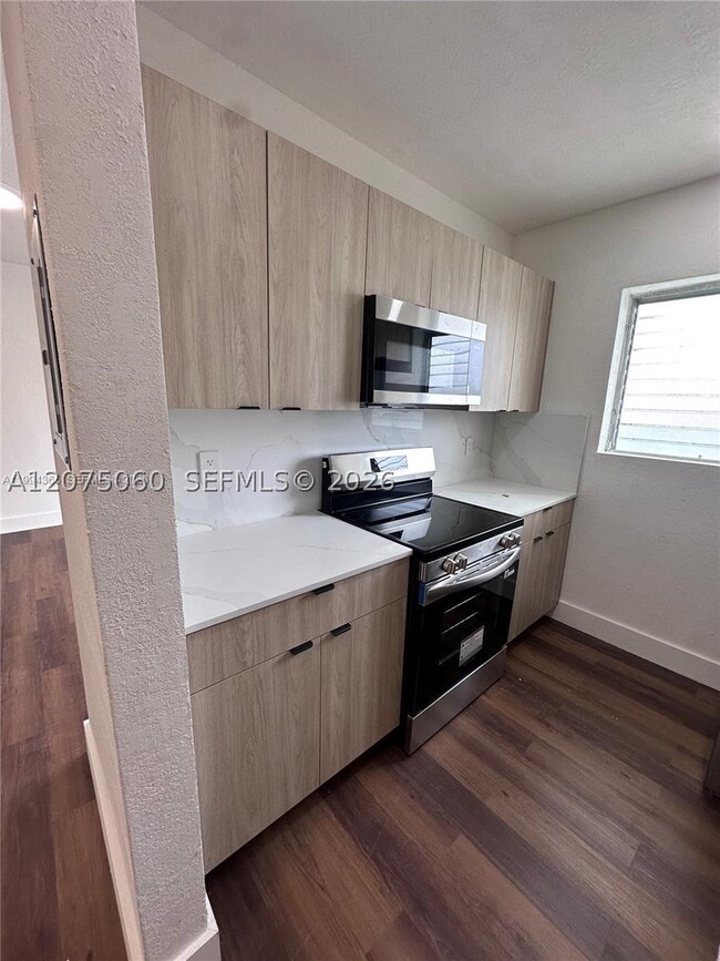Photo - 7725 Carlyle Ave Unit 2