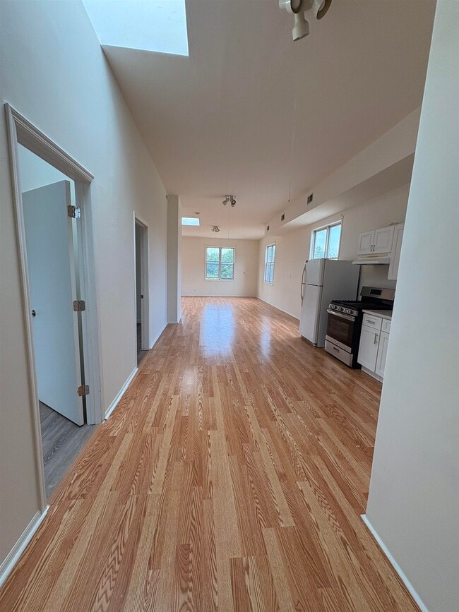 Building Photo - 434 Hoboken Ave Unit 5 Rental