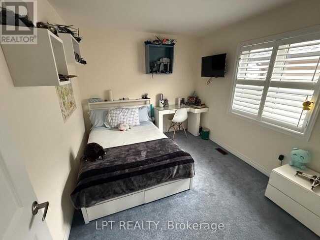 Photo - 50 SPRING CREST (UPPER UNIT) WAY