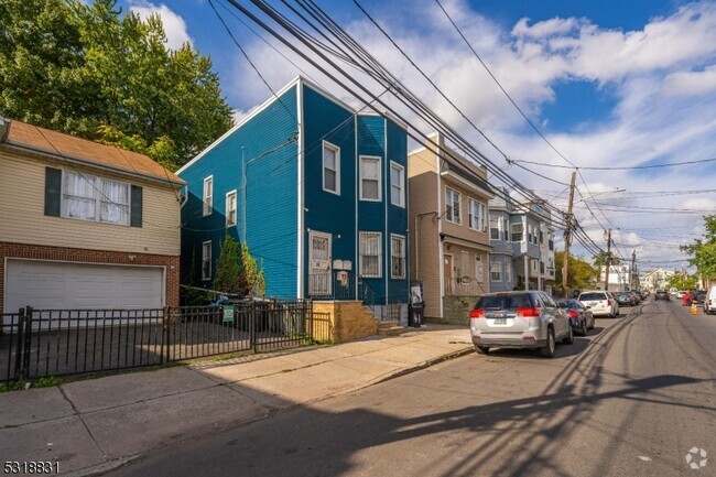 Building Photo - 41 Brookdale Ave Rental