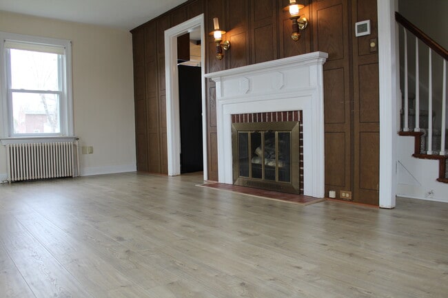 Photo - 2033 W Philadelphia St