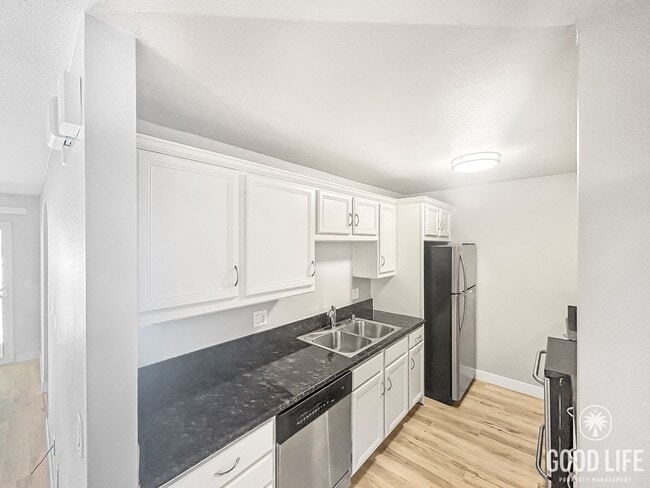 Photo - Beautiful 2BD/1BA W/ Updated Kitchen, AC, and In-Unit Laundry in Colina Del Sol!