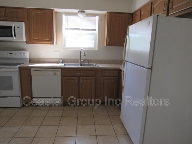 Photo - 800 St Denis Ct