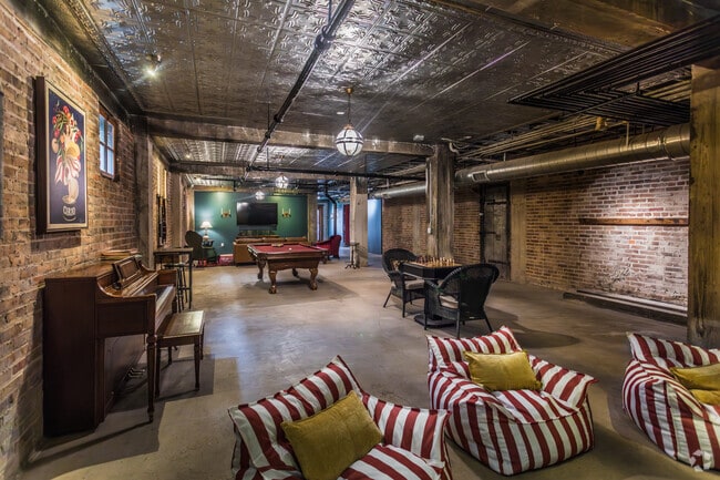 Cherokee Lounge