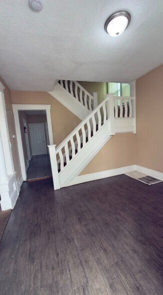 Photo - 2152 Fairview St