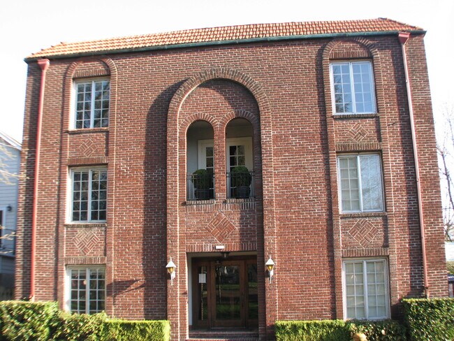 Photo - Queen Anne Apartments