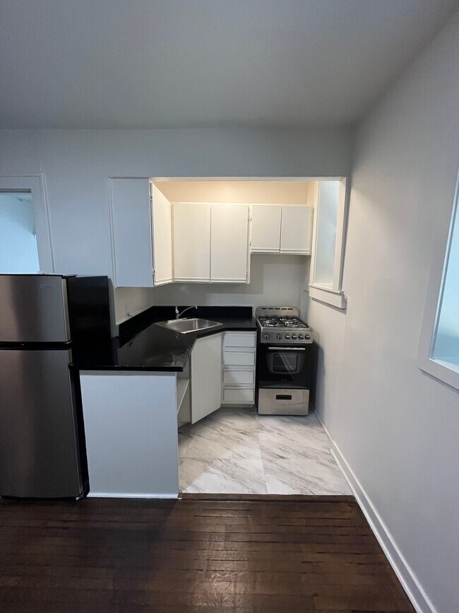 Photo - 28 Balmoral Ave. Unit 105