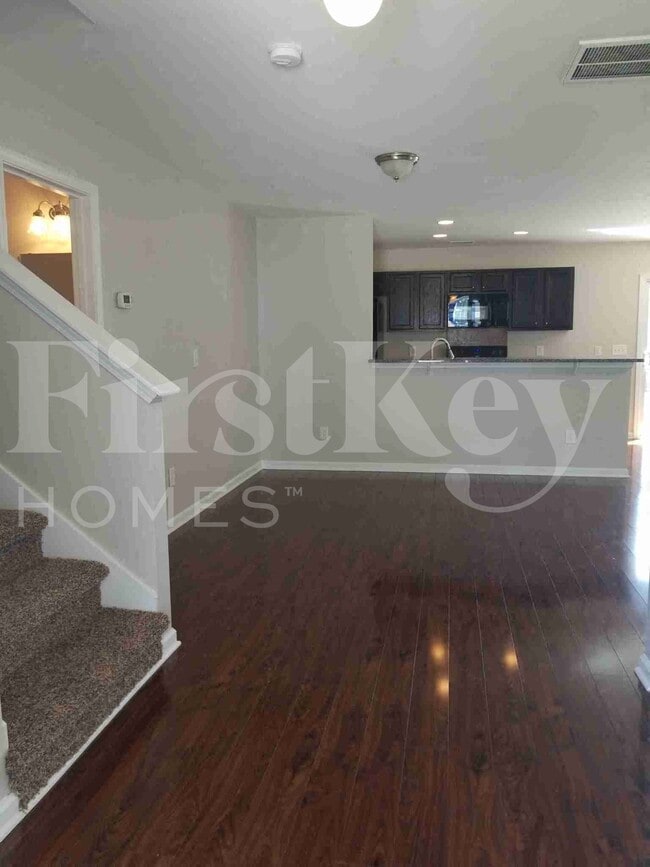 Photo - 156 Coosawatchie St