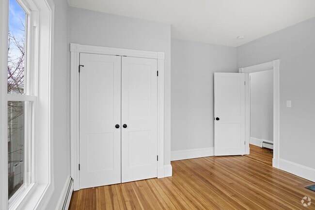 Building Photo - 84 Fellsway E Unit 2 Rental