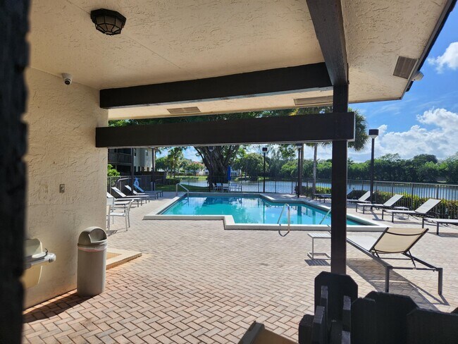 Photo - 5705 Fox Hollow Dr