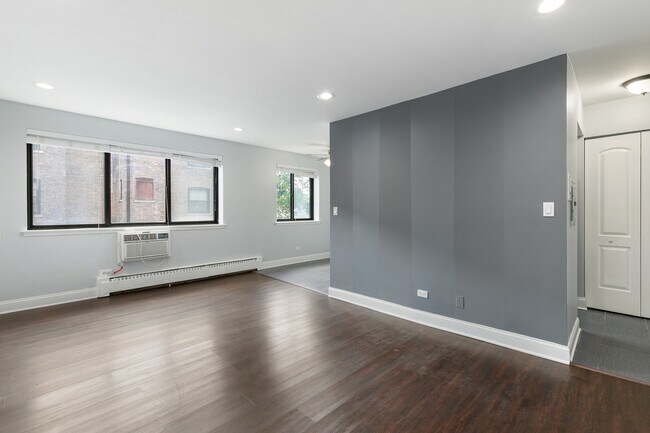 Photo - 5534 N Kenmore Ave