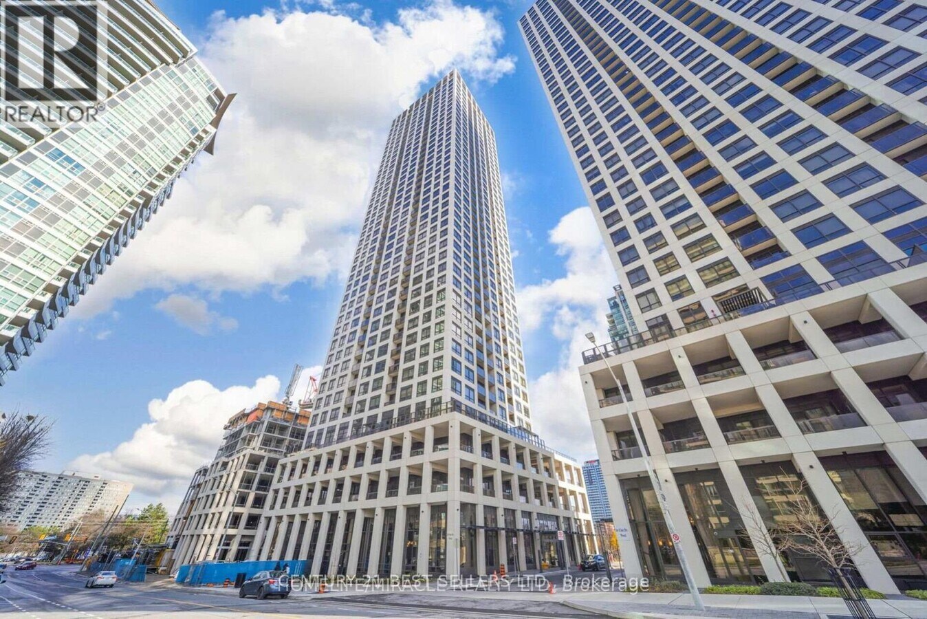 Photo - 30 Elm Dr W Unit 403