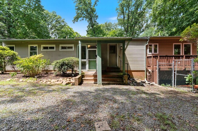 Photo - Spacious Mid Century Modern Arlington Home | Prime Location Near Clarendon & Metro