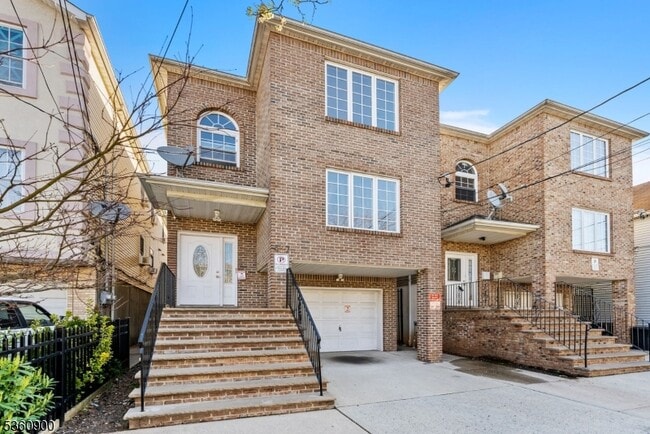 Photo - 427 Fulton St Unit 2