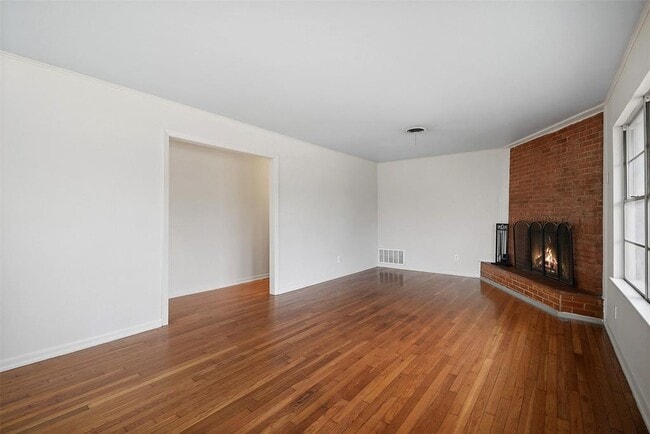 Photo - 904 Neans Dr