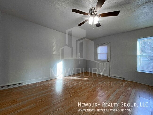 Photo - 33 Hickory St