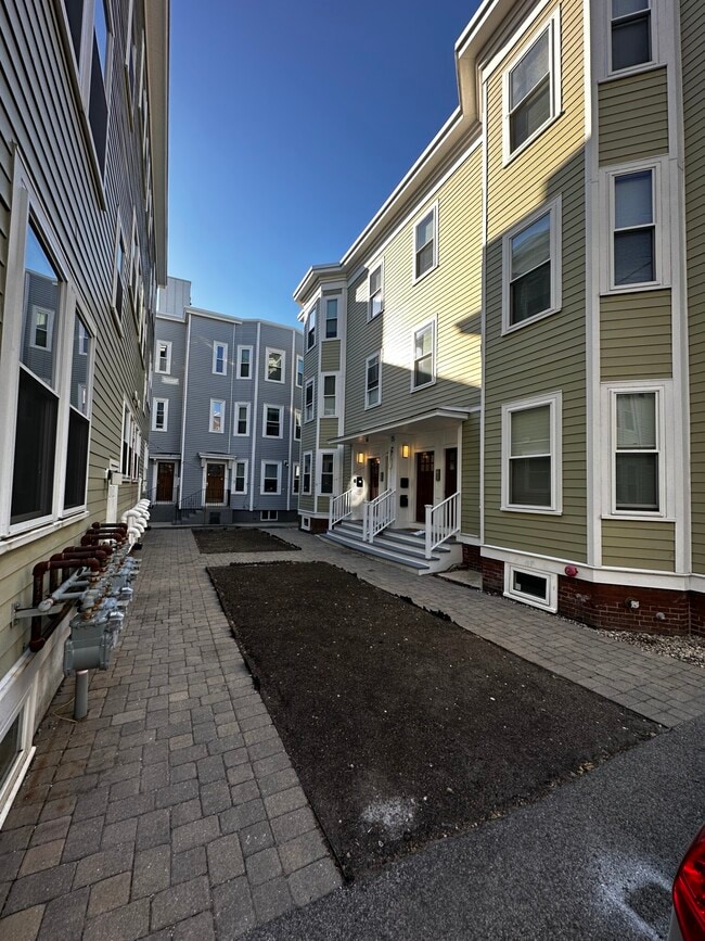 Photo - 15 Marney St Unit 5