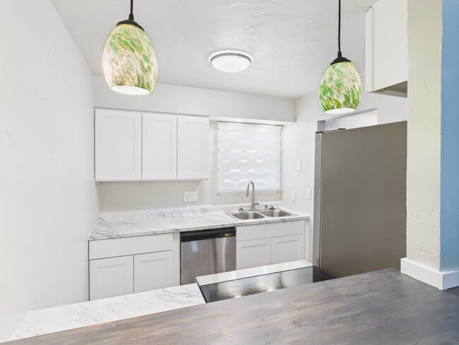 Photo - 1044 Coronado Pkwy S