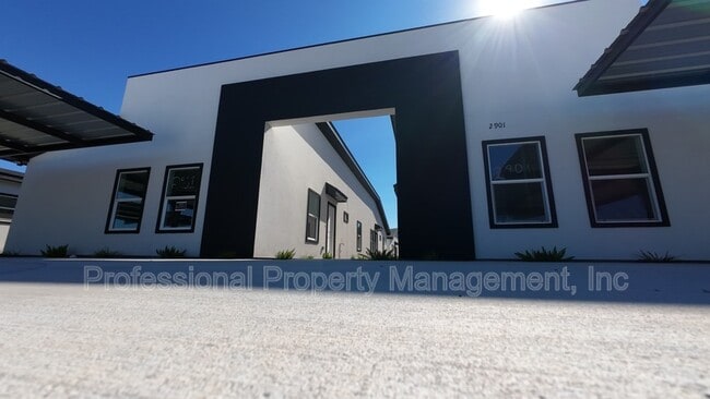 Photo - 2808 Charlie Rd