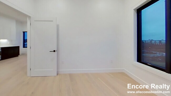 Photo - 50 Leo M Birmingham Pkwy Unidad 607