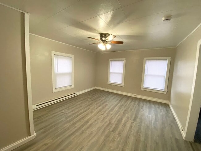 Photo - 321 Caroline St Unit 2 Upper