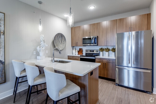 1BR, 1BA - 725 SF