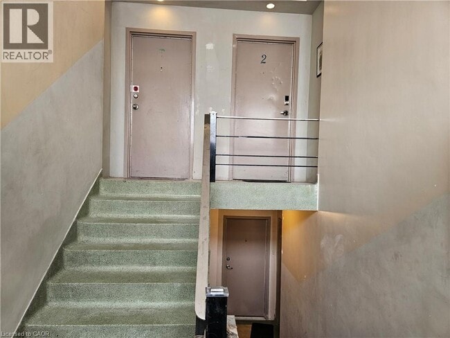 Photo - 216 Parkdale Ave N Unité 2