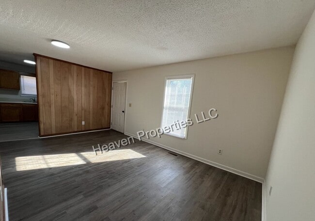 Photo - 519 Leonford St