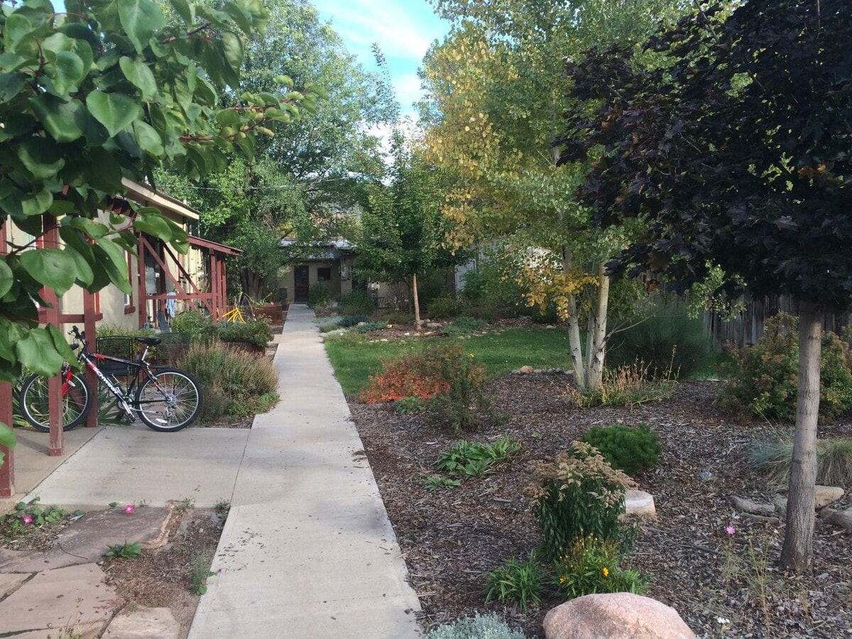 1 Bedroom 1 Bath Downtown on the Grid - 1 Bedroom 1 Bath Downtown on the Grid Townhome
