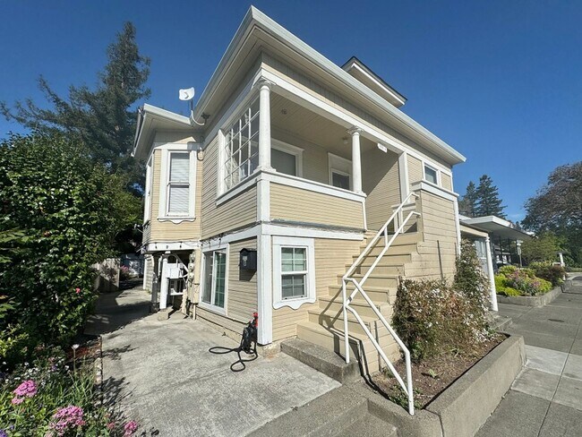 Photo - 2033 Jefferson St Unit 2033 Jefferson Street #B