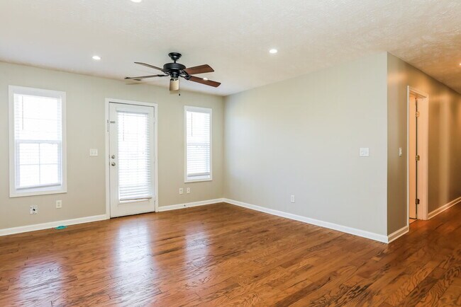 Photo - 10007 Nevada Ave