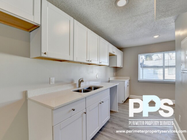 Photo - 390 W Lake Ave NW