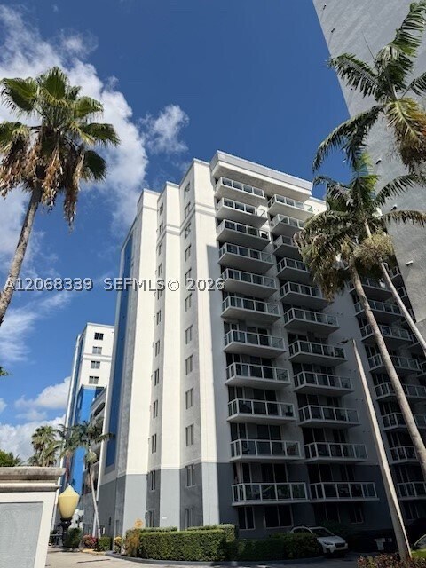 5091 NW 7th St Unit 1008
