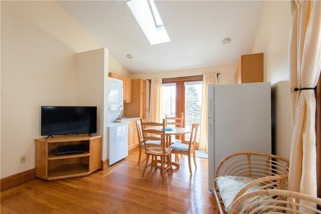 Photo - 281 Wolcott Ave