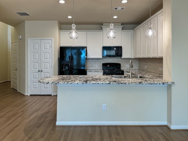 Photo - 5541 Evanston Ln