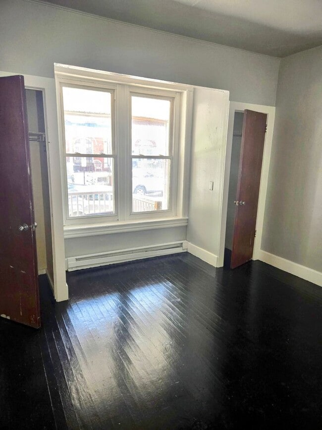 Building Photo - 731 W Green St Unit 1 Rental