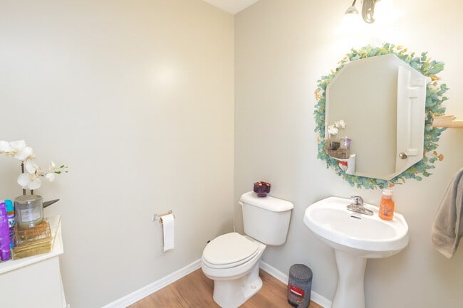 Photo - 518 Declaration Ln