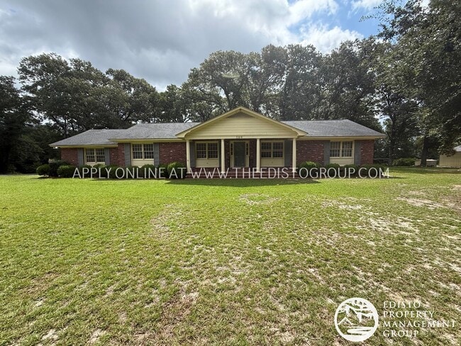 Building Photo - Charming Country Living with Modern Comforts Rental