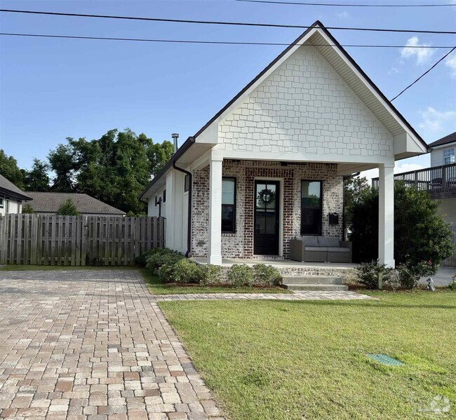 Building Photo - 1205 E Scott St Rental