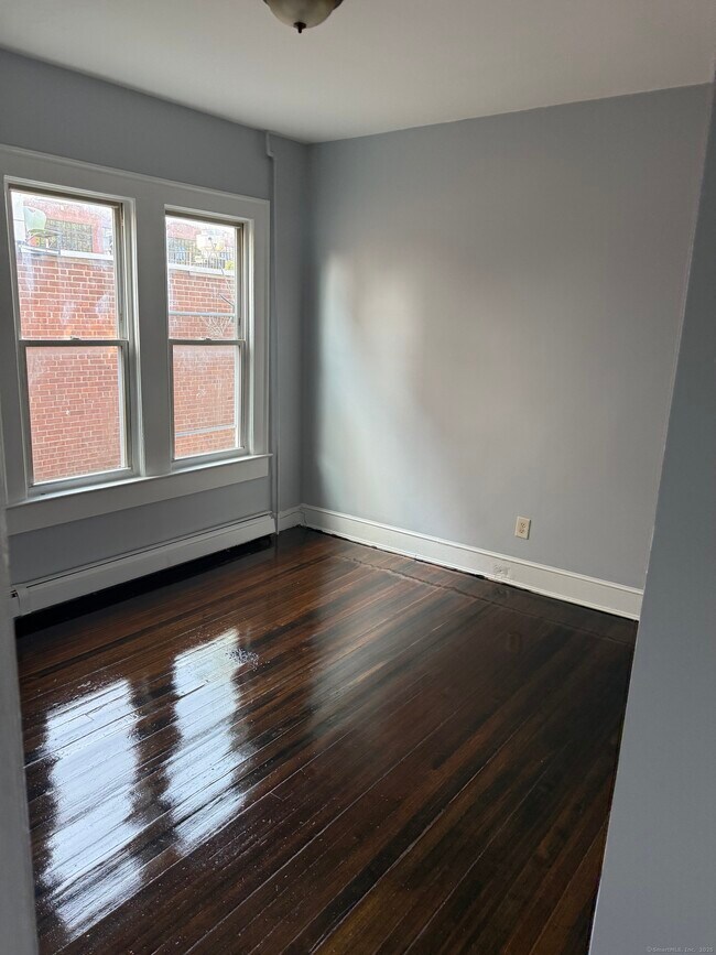 Photo - 190 Westland St