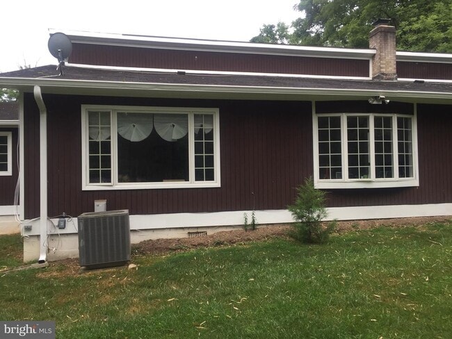 Photo - 9917 Betteker Ln