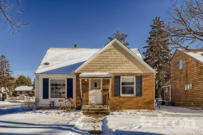 Photo - 2942 Zenith Ave N
