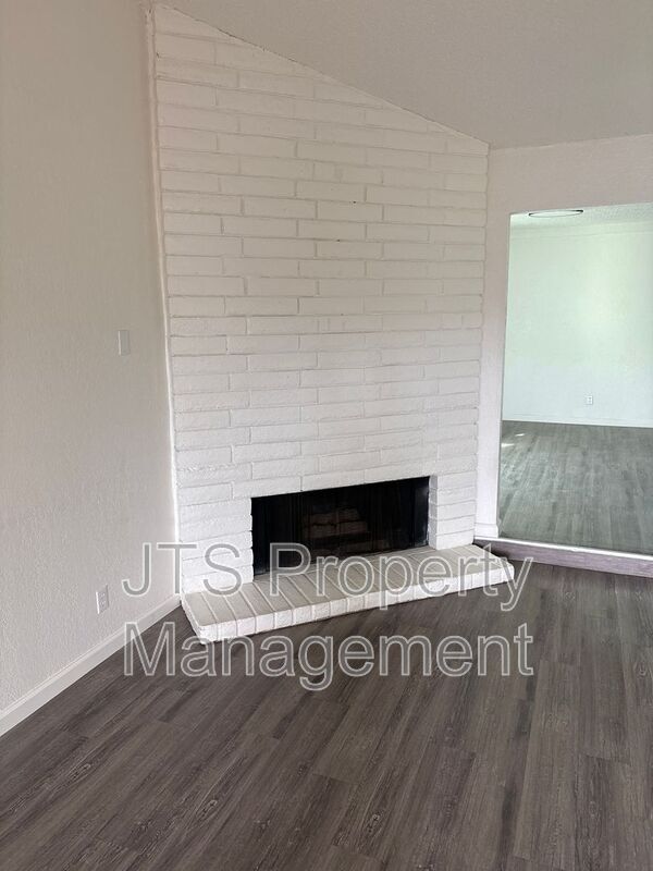 Photo - 7441 Willowcreek Dr