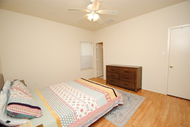 Photo - 6363 Provident Green Dr