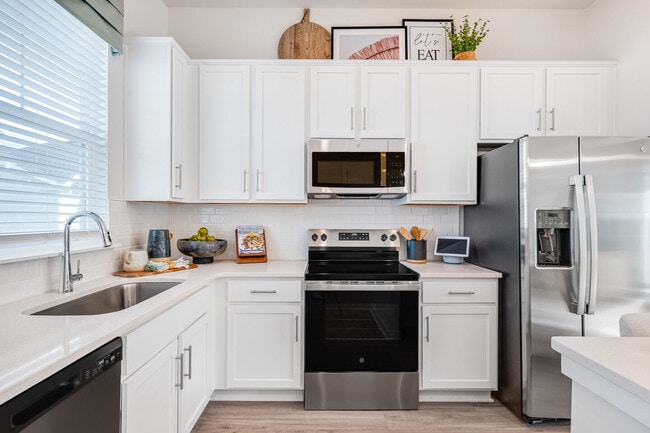 Yardly Laveen Spectrum apartments — community photo