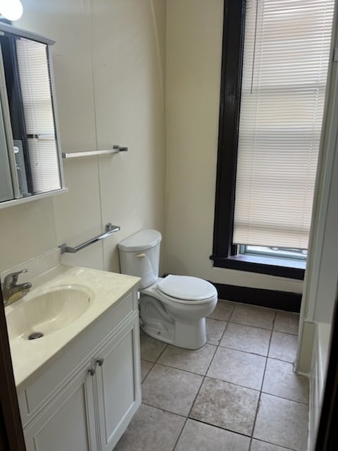 15 E Main St