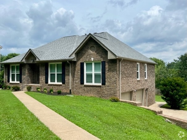 Building Photo - 2029 Old Russellville Pike Rental