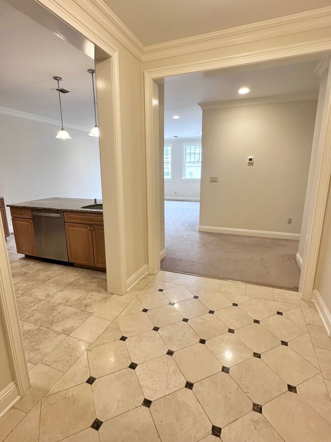 Building Photo - Madison Avenue, Park Ridge, NJ 07656 - 2 B... Unit 105 Rental
