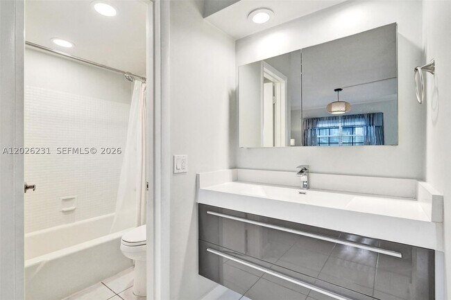 Photo - 450 Paradise Isle Blvd Unit 204