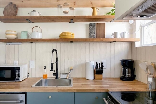 Photo - 1583 Braeburn Dr SE